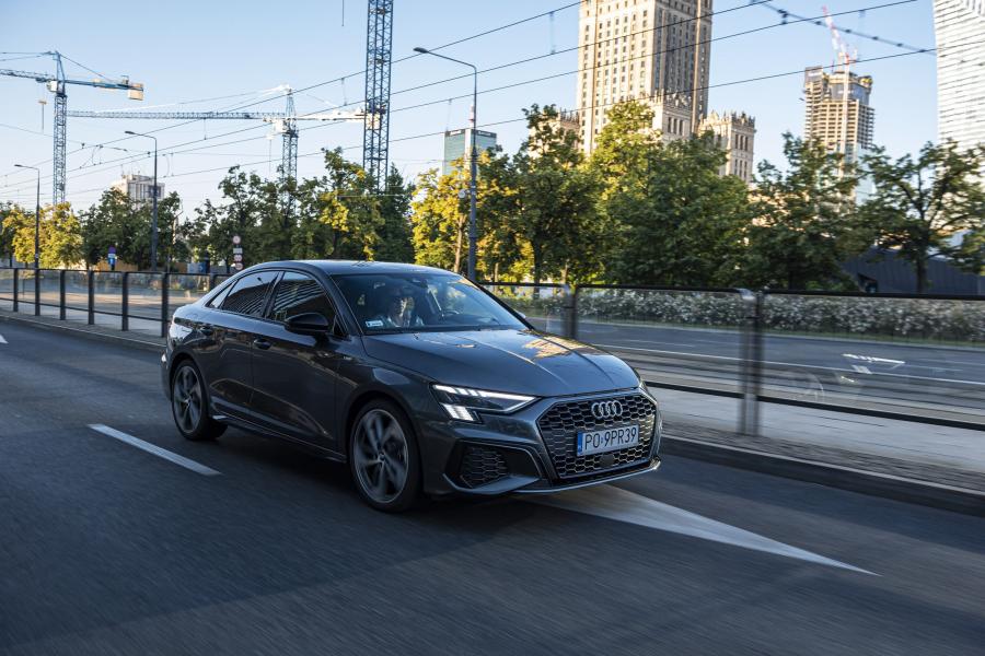  Audi A3 Sedan 35 TFSI S-Line 2020 года  (WW) (фото 17 из 40)